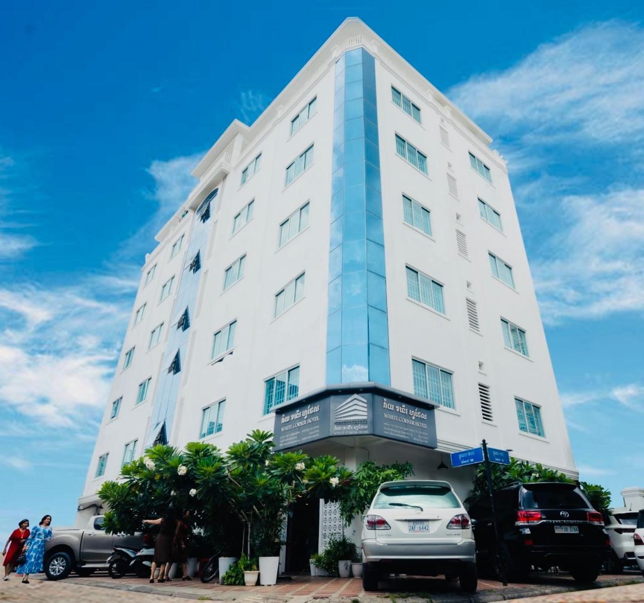 White Corner Hotel Phnom-Penh Buitenkant foto