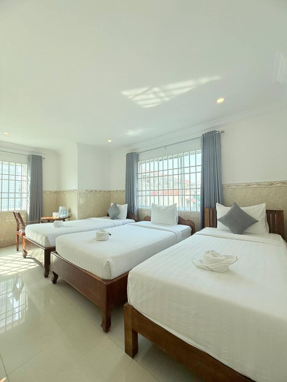 White Corner Hotel Phnom-Penh Buitenkant foto